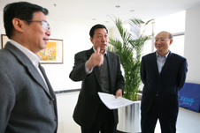 時任國家質(zhì)檢總局局長王勇在看完復(fù)賽試題后指示:“這是個學(xué)習(xí)的機(jī)會,不光是參賽的選手要答題,我們總局所有黨組成員、總局機(jī)關(guān)和兩委工作人員都要答題”